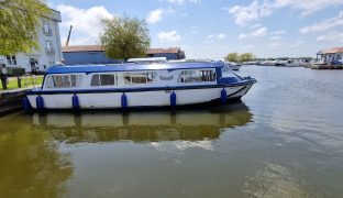 Horizon 35 - Fleur D Azure - 5 Berth Inland River Cruiser