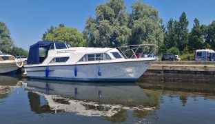 Fairline Fury - Eclipse - 3 Berth Inland River Cruiser