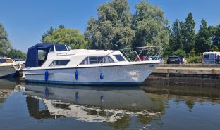 Fairline Fury - Eclipse - 3 Berth Inland River Cruiser