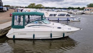Rinker 240 - Happy Days - 4 Berth Sports Cruiser