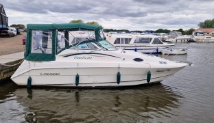 Rinker 240 - Happy Days - 4 Berth Sports Cruiser
