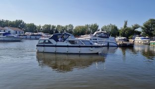 Viking 26 - Madge - 5 Berth Inland River Cruiser