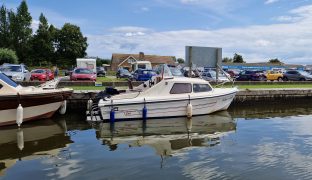 Broom 575 - Pollyanna - 2 Berth Day Boat