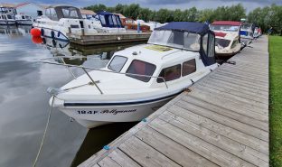 Broom 575 - Pollyanna - 2 Berth Day Boat