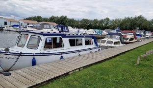 Hampton Safari - Reflection - 4 Berth Inland River Cruiser