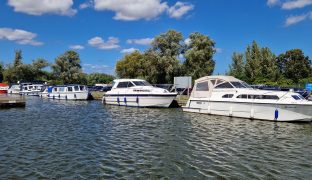 Haines 29S - Bluebell Two - 4 Berth Inland River Cruiser