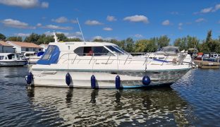 Birchwood 320 Challenger - Dawn Chorus - 4 Berth Sedan Cruiser