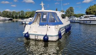 Birchwood 320 Challenger - Dawn Chorus - 4 Berth Sedan Cruiser