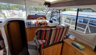 Birchwood 320 Challenger - Dawn Chorus - 4 Berth Sedan Cruiser