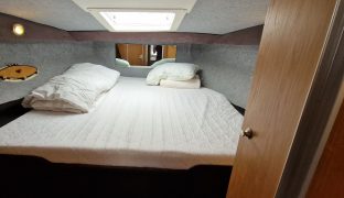 Birchwood 320 Challenger - Dawn Chorus - 4 Berth Sedan Cruiser