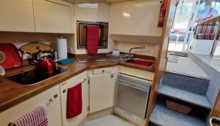 Birchwood 320 Challenger - Dawn Chorus - 4 Berth Sedan Cruiser