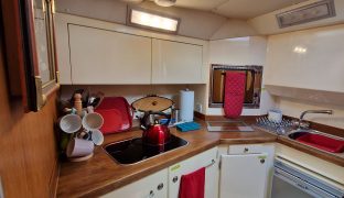 Birchwood 320 Challenger - Dawn Chorus - 4 Berth Sedan Cruiser