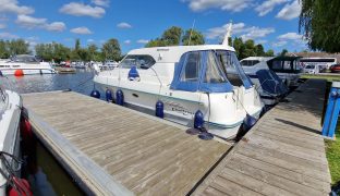 Birchwood 320 Challenger - Dawn Chorus - 4 Berth Sedan Cruiser