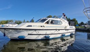 Broom 32 - Imagine - 8 Berth River Cruiser