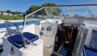 Broom 32 - Imagine - 8 Berth River Cruiser