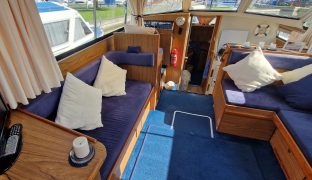 Broom 32 - Imagine - 8 Berth River Cruiser