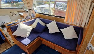 Broom 32 - Imagine - 8 Berth River Cruiser