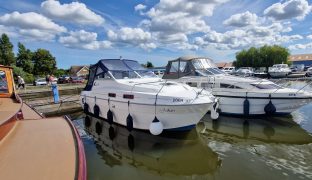 Shadow 26 - Jakari - 5 Berth Boat