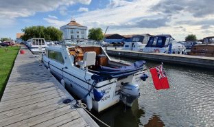 Viking 23 - Morning Flight  - 4 Berth River Cruiser