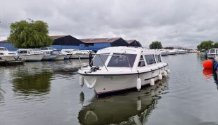 Sheerline 740 - Lady J - 4 Berth Inland River Cruiser