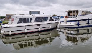 Sheerline 740 - Lady J - 4 Berth Inland River Cruiser