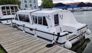 Sheerline 740 - Lady J - 4 Berth Inland River Cruiser