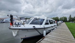 Sheerline 740 - Lady J - 4 Berth Inland River Cruiser