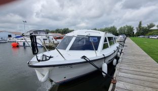 Sheerline 740 - Lady J - 4 Berth Inland River Cruiser