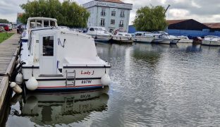 Sheerline 740 - Lady J - 4 Berth Inland River Cruiser