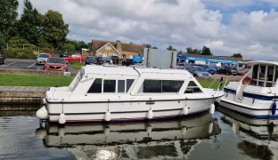 Sheerline 740 - Lady J - 4 Berth Inland River Cruiser