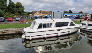 Sheerline 740 - Lady J - 4 Berth Inland River Cruiser