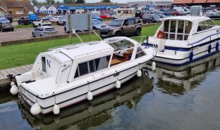 Sheerline 740 - Lady J - 4 Berth Inland River Cruiser