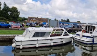 Sheerline 740 - Lady J - 4 Berth Inland River Cruiser