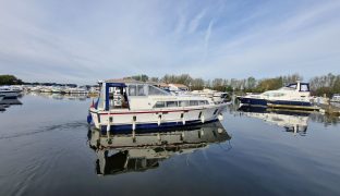 Alpha 31 - Lady Doreen - 4 Berth Inland river cruiser