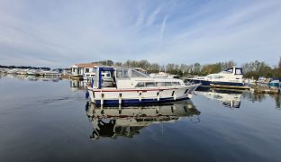 Alpha 31 - Lady Doreen - 4 Berth Inland river cruiser