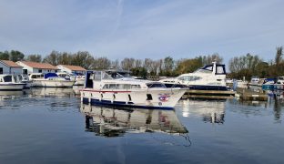 Alpha 31 - Lady Doreen - 4 Berth Inland river cruiser