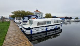 Bounty 28 - Florida Light - 4 Berth River Cruiser