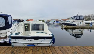 Bounty 28 - Florida Light - 4 Berth River Cruiser