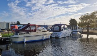 Sea Sport - Elizabeth Rose - 6 Berth River Cruiser With Off Shore Capabilities 