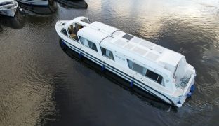 Faircraft 46 - Shining Light - 11 Berth River Cruiser