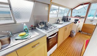 Bounty 28 - Florida Light - 4 Berth River Cruiser