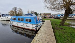 Hampton Safari MK3 - Dolphin - 4 Berth Inland river cruiser 