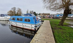 Hampton Safari MK3 - Dolphin - 4 Berth Inland river cruiser 