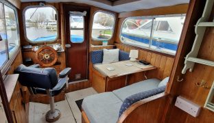 Hampton Safari MK3 - Dolphin - 4 Berth Inland river cruiser 