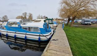 Alpha 32 - Aboat Time - 4 Berth Inland River Cruiser