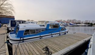 Alpha 32 - Aboat Time - 4 Berth Inland River Cruiser