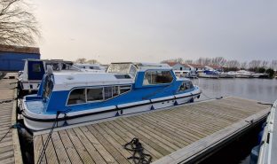 Alpha 32 - Aboat Time - 4 Berth Inland River Cruiser