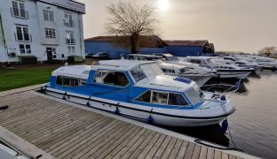 Alpha 32 - Aboat Time - 4 Berth Inland River Cruiser