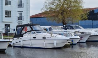 Sealine S23 - Serenity - 4 Berth Sports Cruiser 