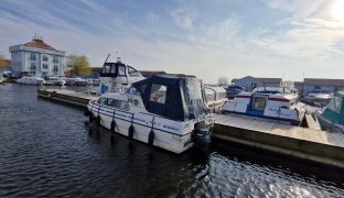 Viking 22 ZIG ZAG - 2 Berth Inland river cruiser  